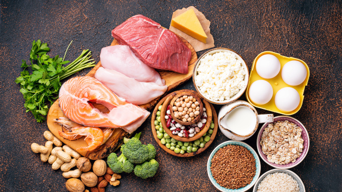 Viande, poisson, noix et autres sources de protéines